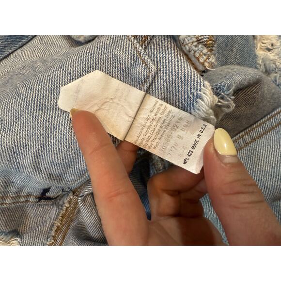 Vintage Levi’s Cropped Distressed Jean Jacket — Women’s S/M - Picture 8 of 8